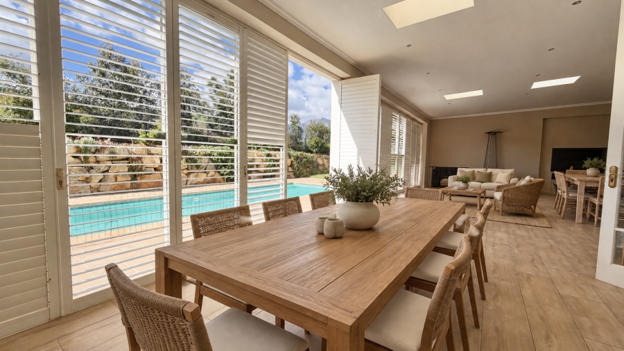 5 Bedroom Property for Sale in Sir Lowrys Pass Village Western Cape